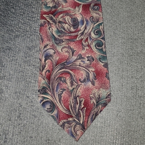 RED TIE WITH FLORAL PATTERN NEW - Picture 1 of 7
